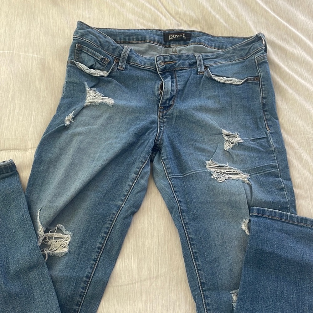Forever 21 medium wash skinny jeans size 30